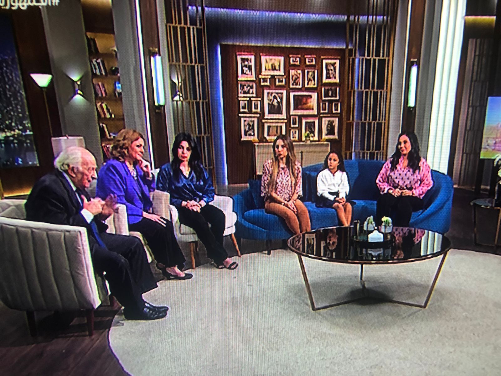 رشوان توفيق  أعتبر أمي من أولياء الله الصالحين وتأثرت بوفاتها (1)