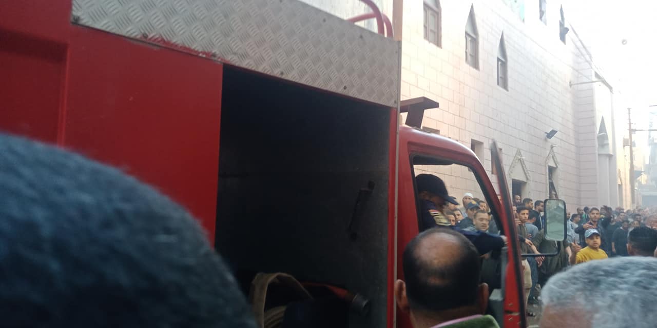 حريق مخزن بمنزل من 3 طوابق بطهطا  (11)