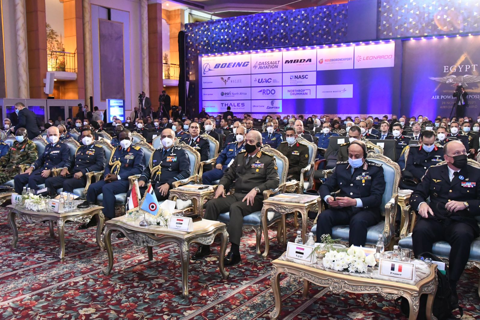 وزير الدفاع يشهد فعاليات المنتدى الدولى الأول للقوات الجوية (3)