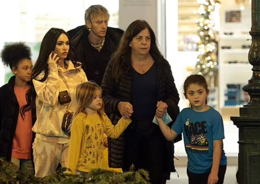 ميجان فوكس وماشين جان