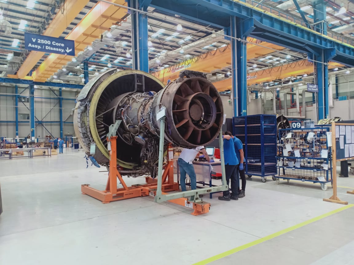  مراحل صيانة محركات الطائرات داخل مجمع ورش مصر للطيران (2)