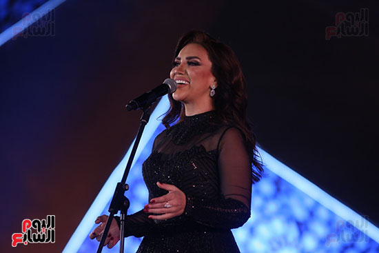 مي فاروق تغني مع ابنتها في مهرجان الموسيقي وتتألق بأغاني الزمن الجميل (7)