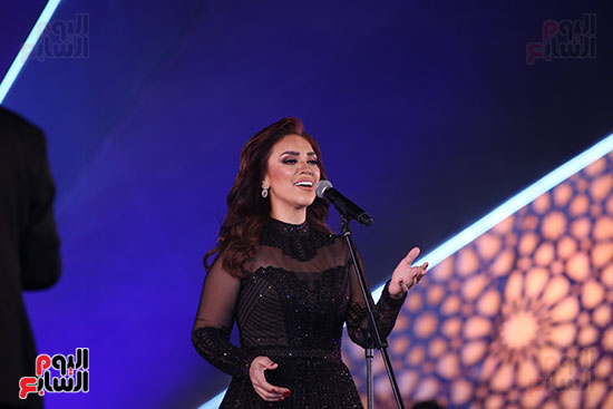 مي فاروق تغني مع ابنتها في مهرجان الموسيقي وتتألق بأغاني الزمن الجميل (14)