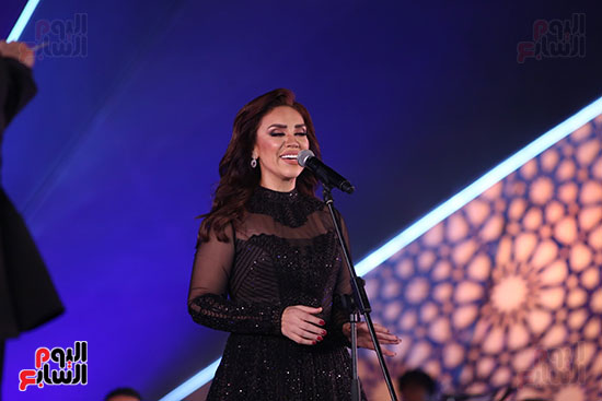 مي فاروق تغني مع ابنتها في مهرجان الموسيقي وتتألق بأغاني الزمن الجميل (18)