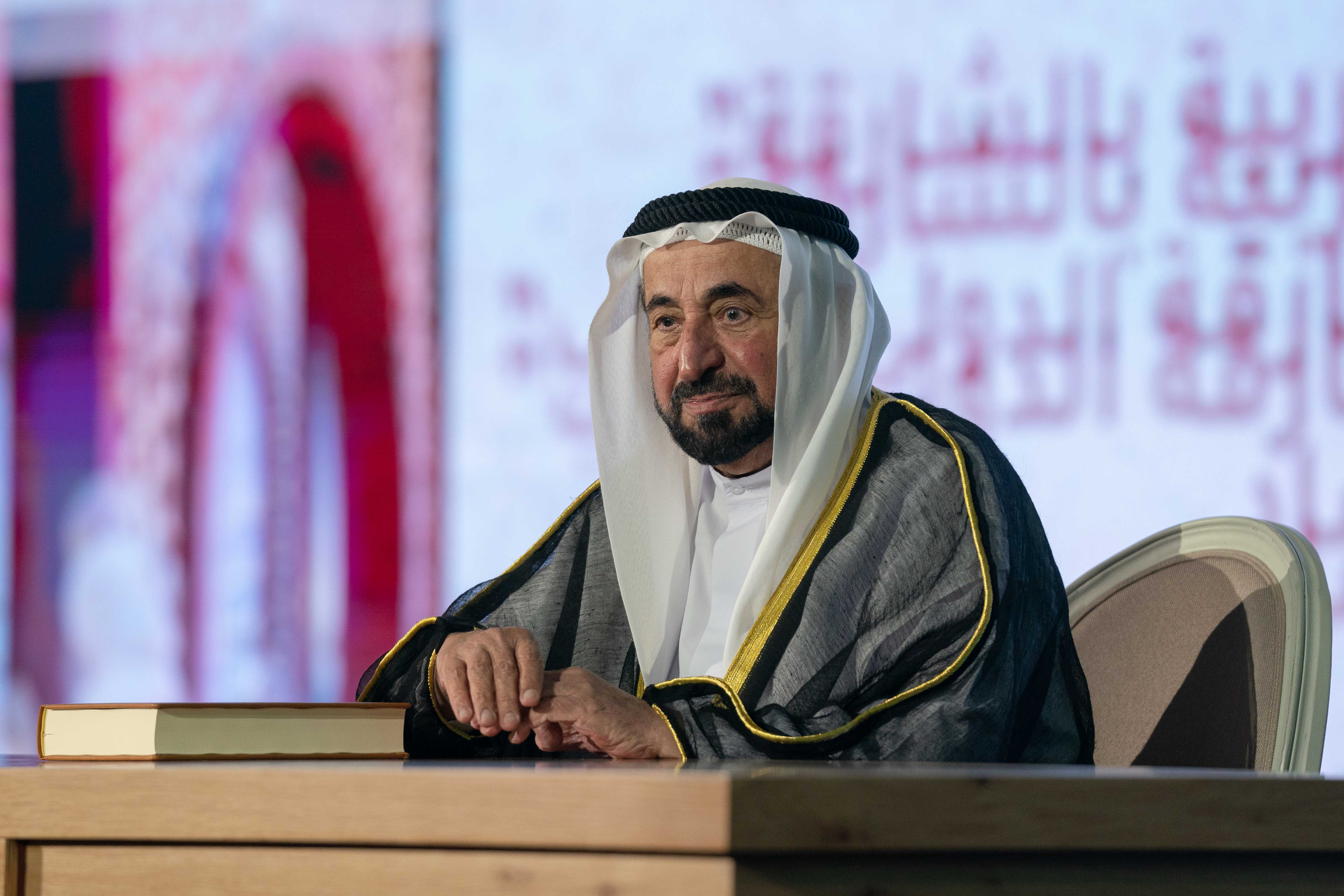 حاكم الشارقة يطلق الأجزاء الـ 17 الأولى من المعجم التاريخى للغة العربية (10)