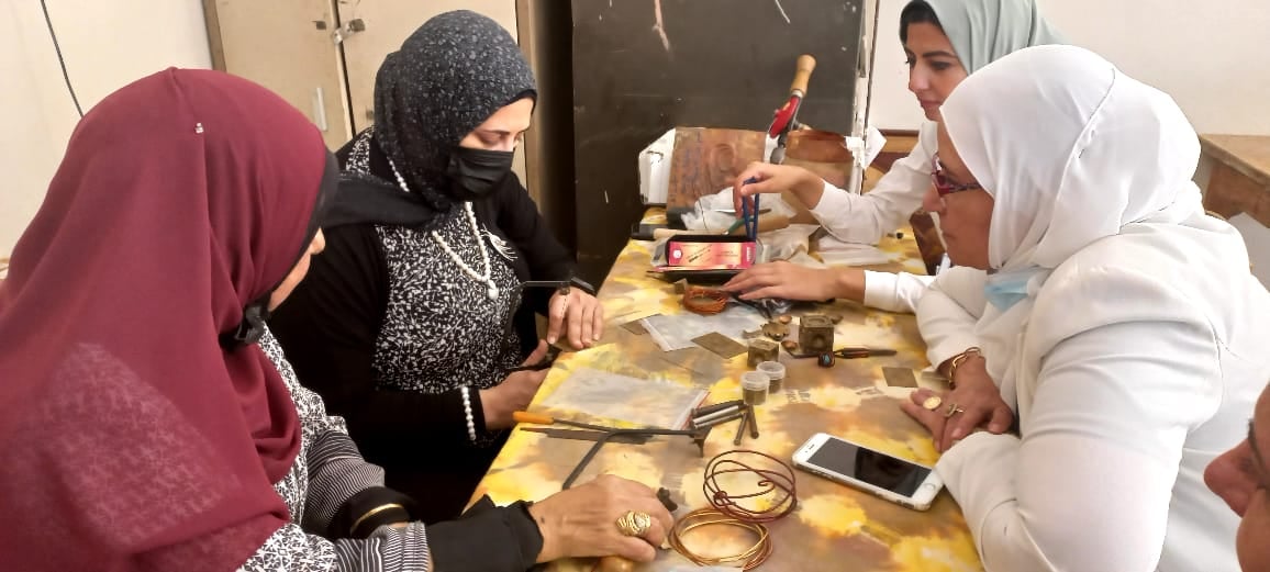 التدريب على صناعة الحلي بالمجلس القومي للمرأة بكفر الشيخ