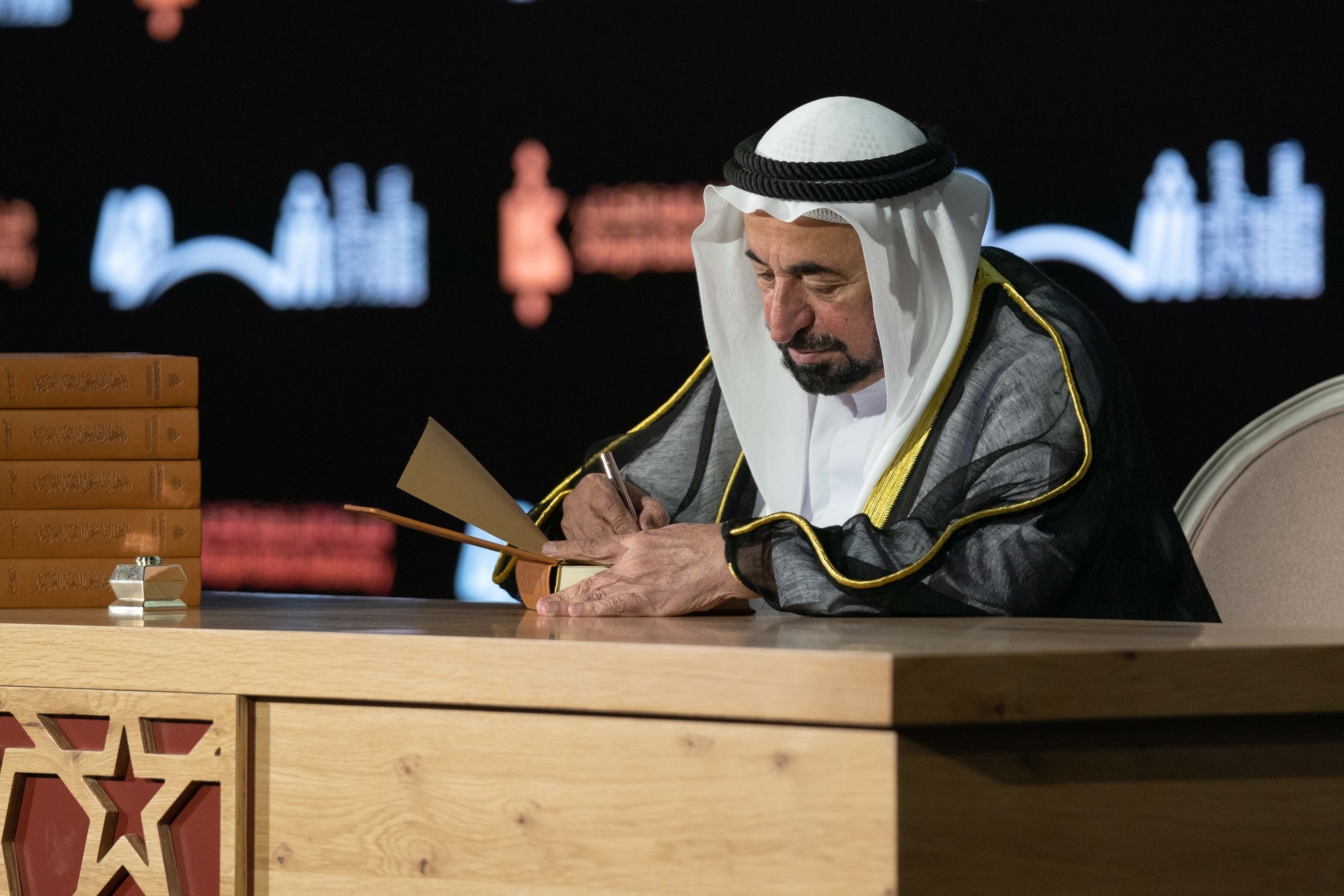 حاكم الشارقة يطلق الأجزاء الـ 17 الأولى من المعجم التاريخى للغة العربية (5)