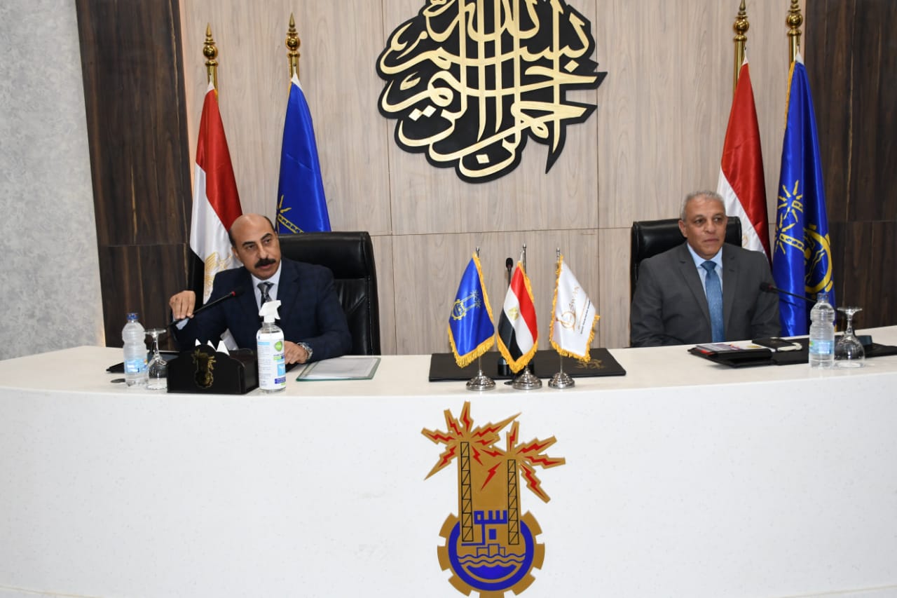 اجتماع رئيس الهيئة والمحافظ اجتماع رئيس الهيئة والمحافظ