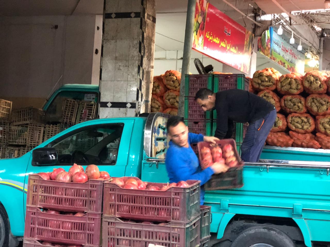 جولة داخل سوق الخضار والفاكهة بالمنصورة (23)