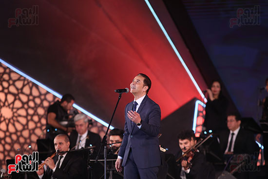 مدحت صالح يتفاعل مع جمهور الموسيقى العربية  (3)