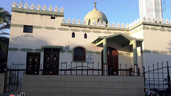 جانب-من-تجهيز-احد-المساجد-الجديدة-قبل-الافتتاح