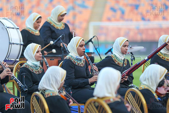 أوركسترا النور والأمل تقدم فقرة فنية باستاد القاهرة قبل مباراة القمة (7)