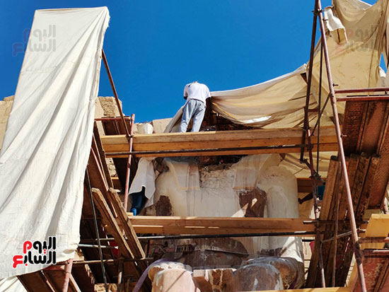 ملحمة-ترميم-تمثال-تحتمس-الثانى_2