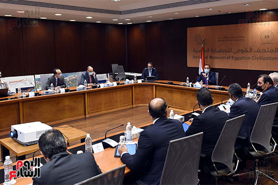 رئيس الوزراء يبحث استعدادات شرم الشيخ لاستضافة قمة الأمم المتحدة لتغير المناخ (3)