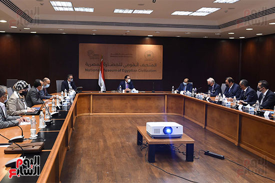 رئيس الوزراء يبحث استعدادات شرم الشيخ لاستضافة قمة الأمم المتحدة لتغير المناخ (2)