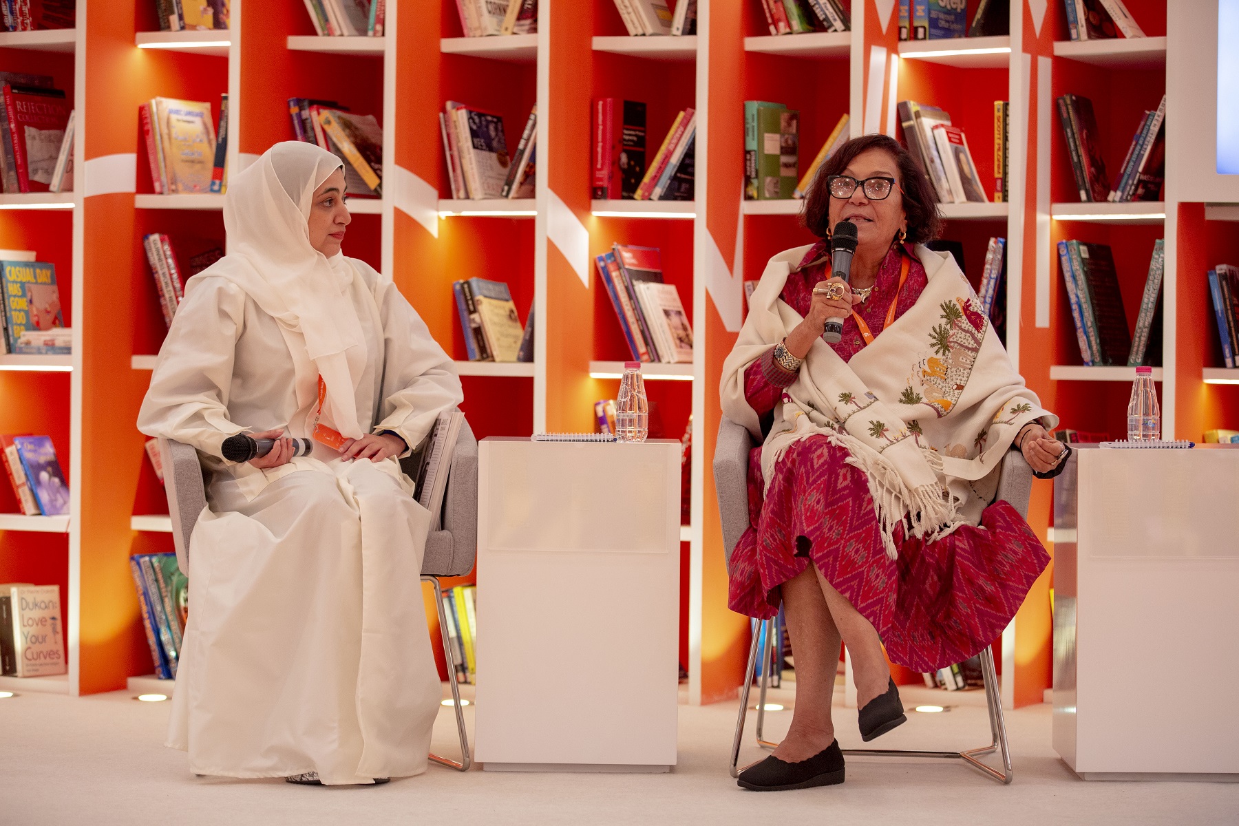 جانب من الجلسة