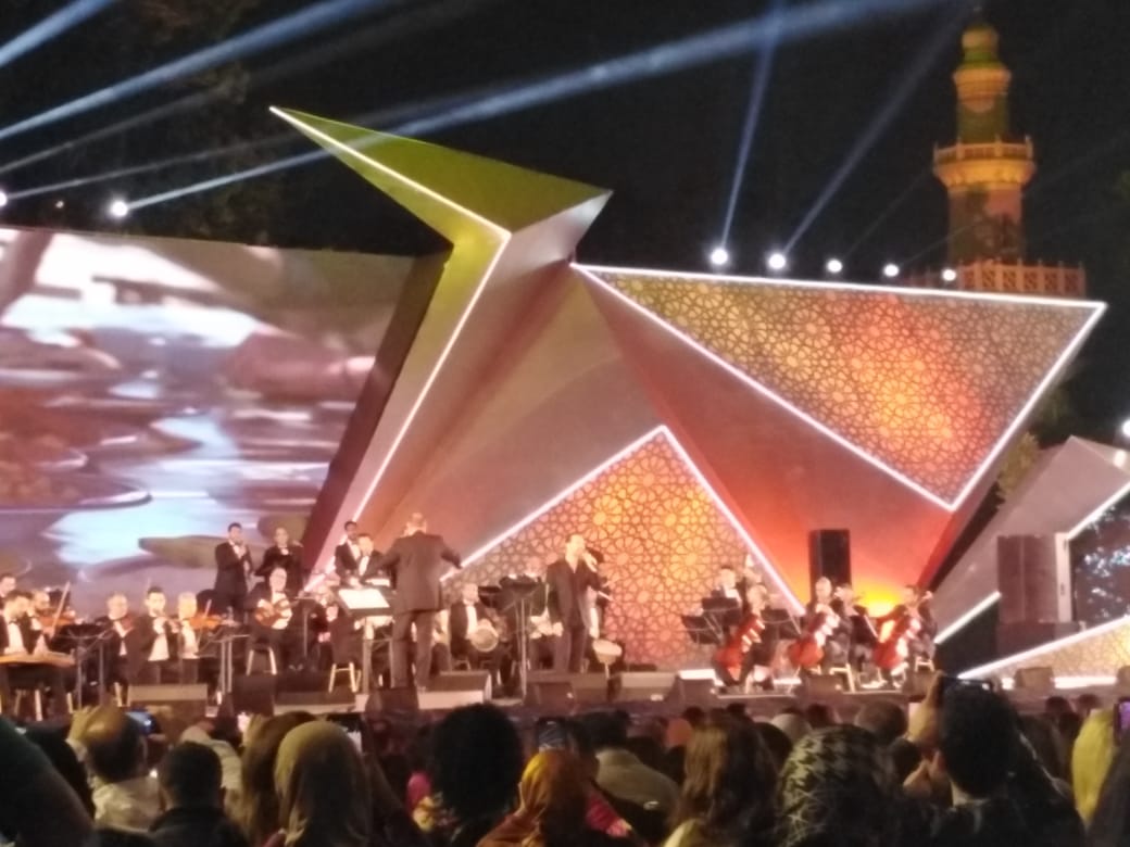 وائل جسار يفتتح حفل مهرجان الموسيقي العربية بأغنية بحبك يامصر (3)