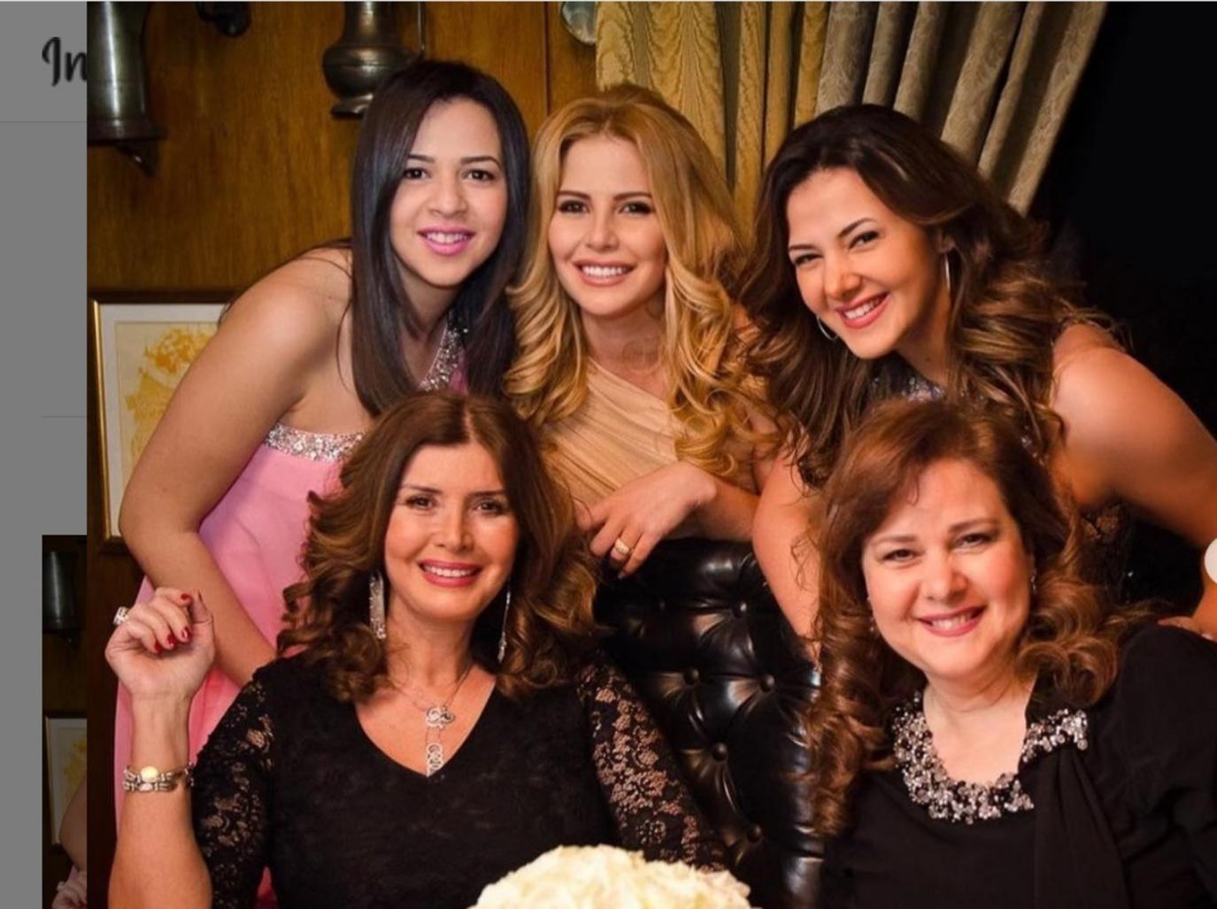 بنات ميرفت امين ودلال عبد العزيز