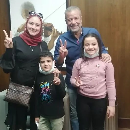 شريف منير واطفال الشهيد المنسي وزوجته شريف منير واطفال الشهيد المنسي وزوجته