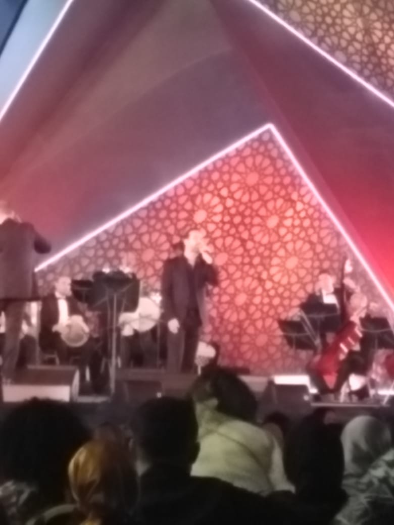 وائل جسار يرفع شعار كامل العدد بحفل مهرجان الموسيقي ويغني للعندليب (3)
