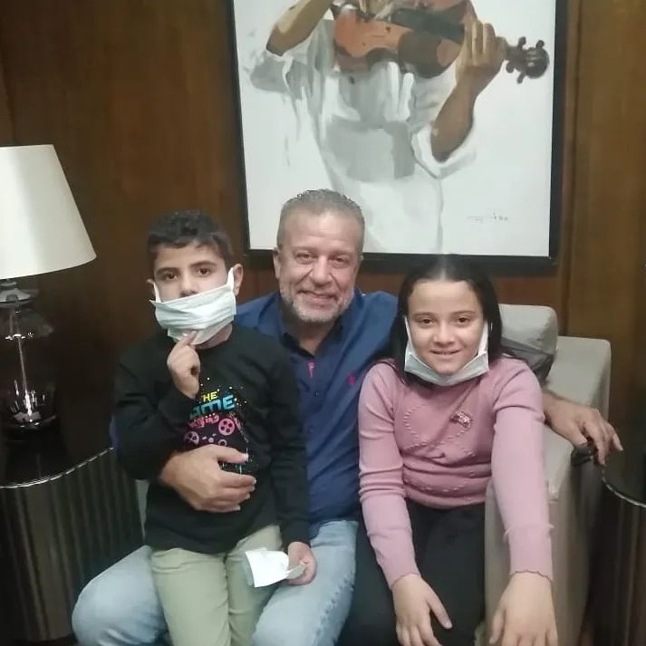 شريف منير واطفال الشهيد شريف منير واطفال الشهيد
