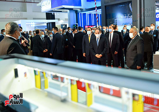 الرئيس السيسى خلال افتتاح معرض النقل