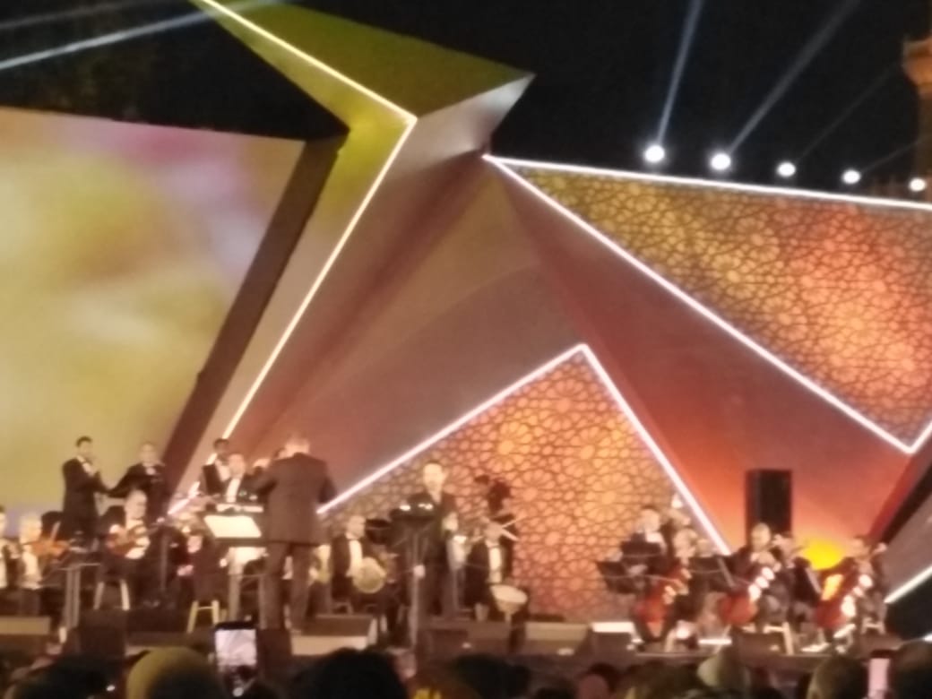 وائل جسار يرفع شعار كامل العدد بحفل مهرجان الموسيقي ويغني للعندليب (2)