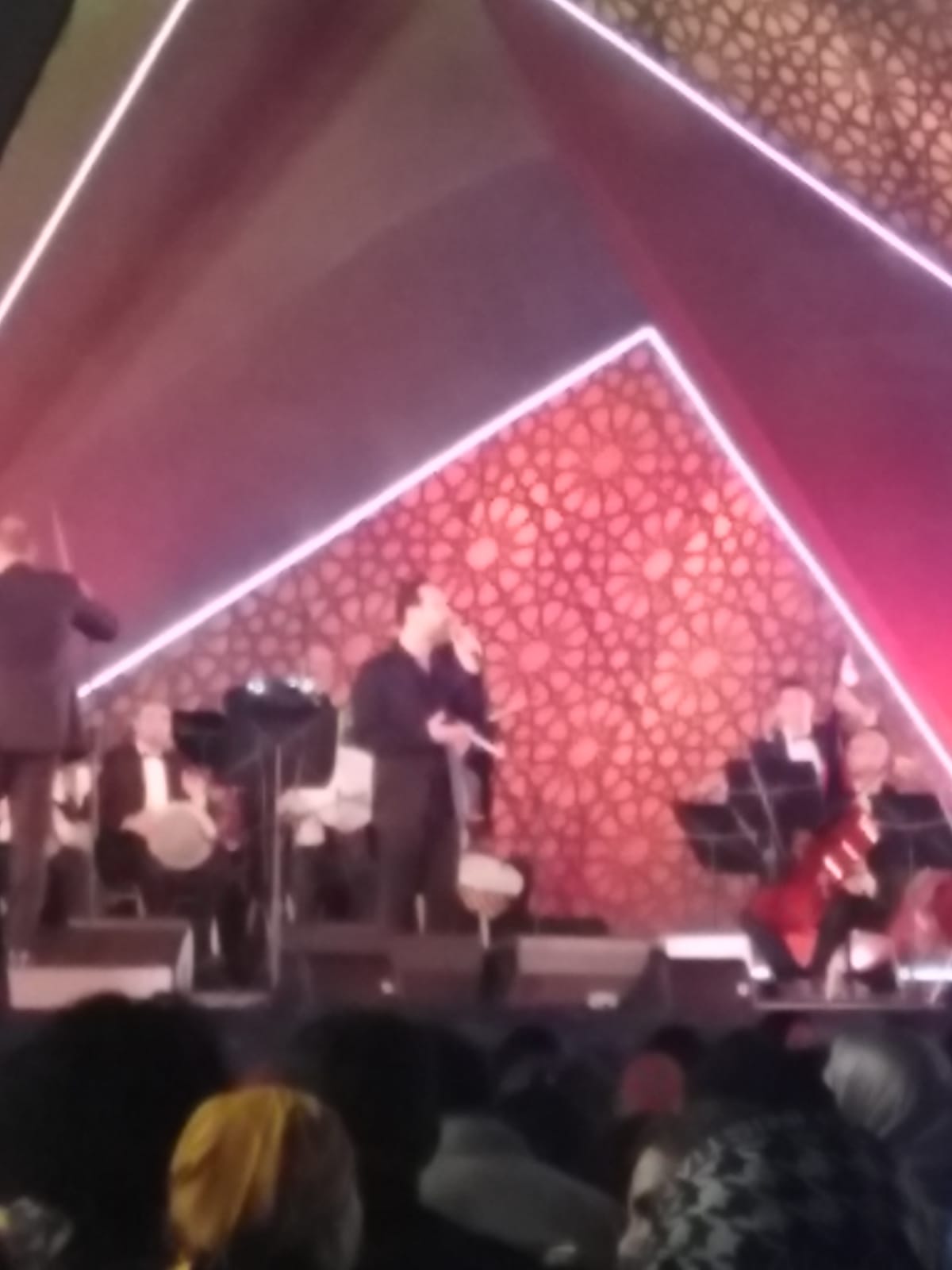 وائل جسار يرفع شعار كامل العدد بحفل مهرجان الموسيقي ويغني للعندليب (1)