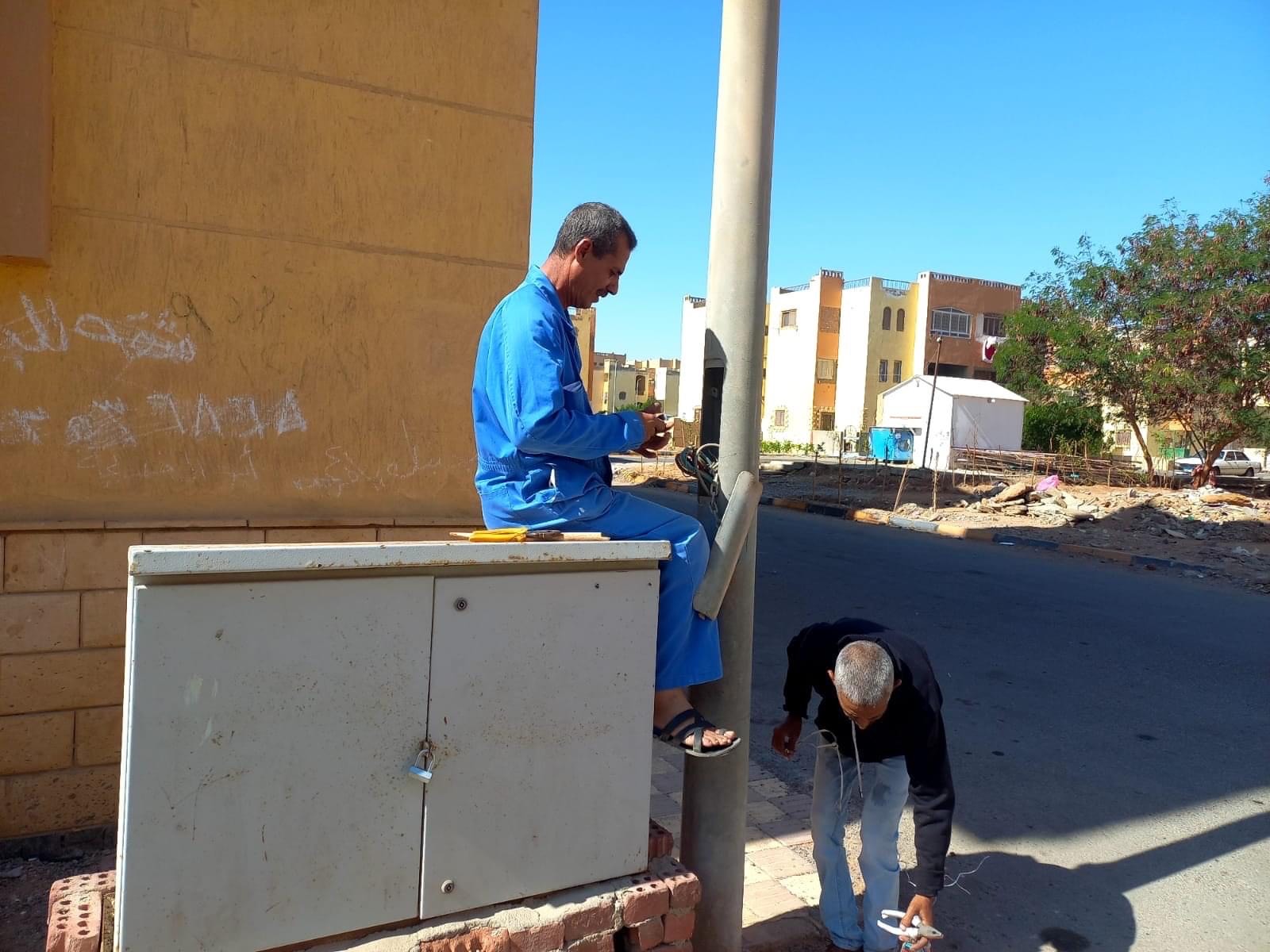 حملات لصيانة اعمدة الانارة براس غارب