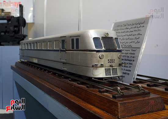 قطار بمتحف السكة الحديد بمعرض النقل الذكى (4)