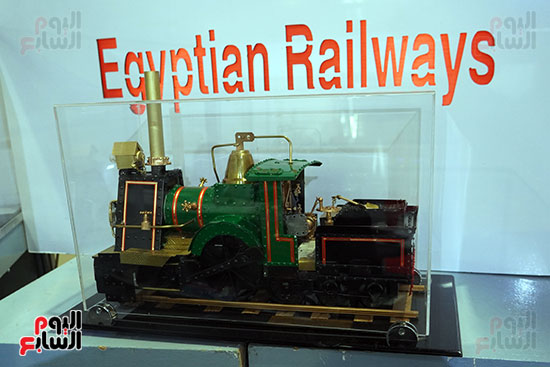 قطار بمتحف السكة الحديد بمعرض النقل الذكى (8)