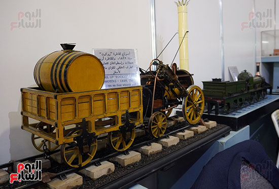 قطار بمتحف السكة الحديد بمعرض النقل الذكى (9)