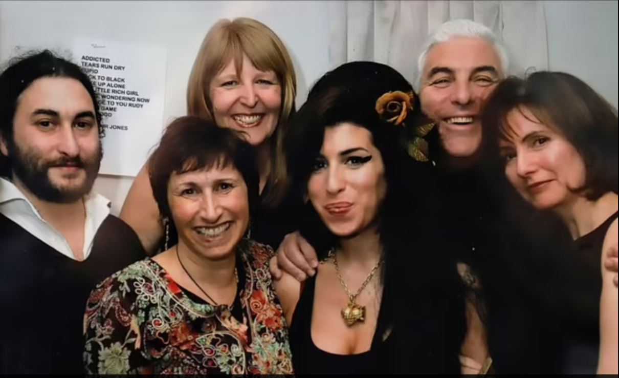 إيمي واينهاوس وعائلتها