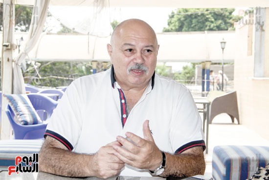 هشام عبدالعزيز محمود (1)