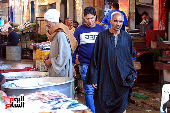 شراء السمك من سوق المنيب