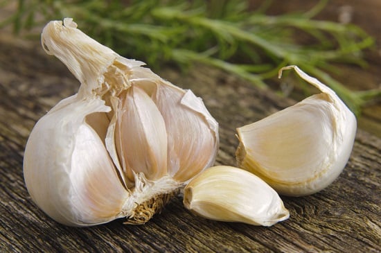 Natural ways of garlic for skin and hair