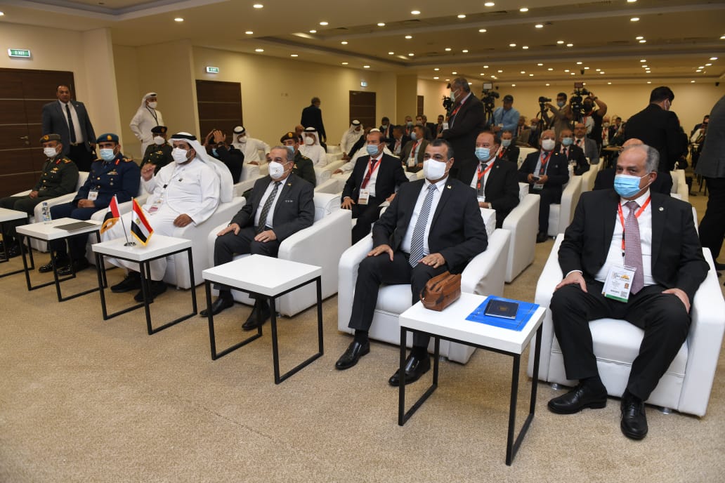 وزير الانتاج الحربي يشهد توقيع مذكرة تفاهم مع مجلس الإمارات للشركات الدفاعية  (2)