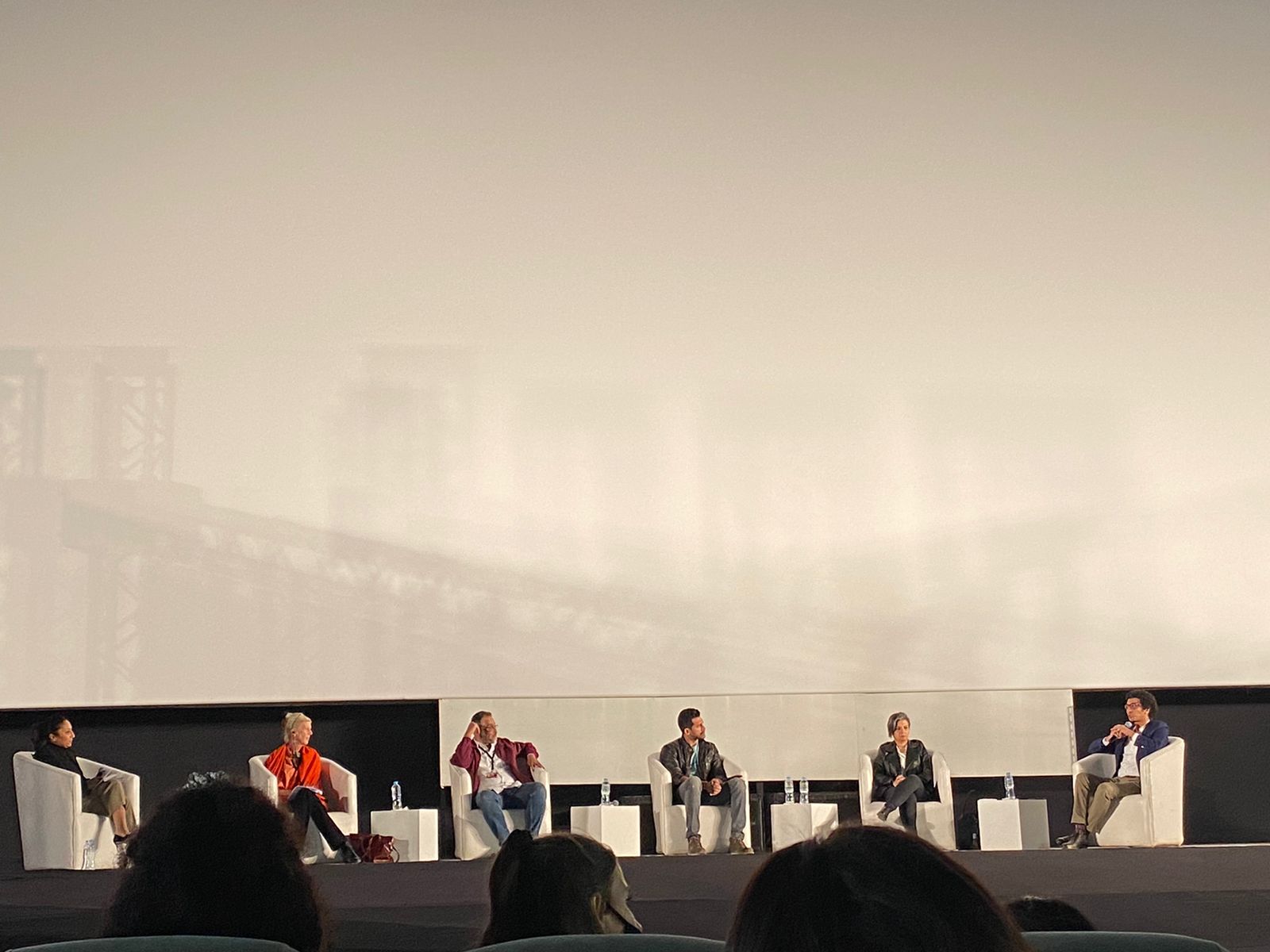 أحمد مجدى فكرت أنى احط فى العقد مضربش فنانة بالقلم (2)