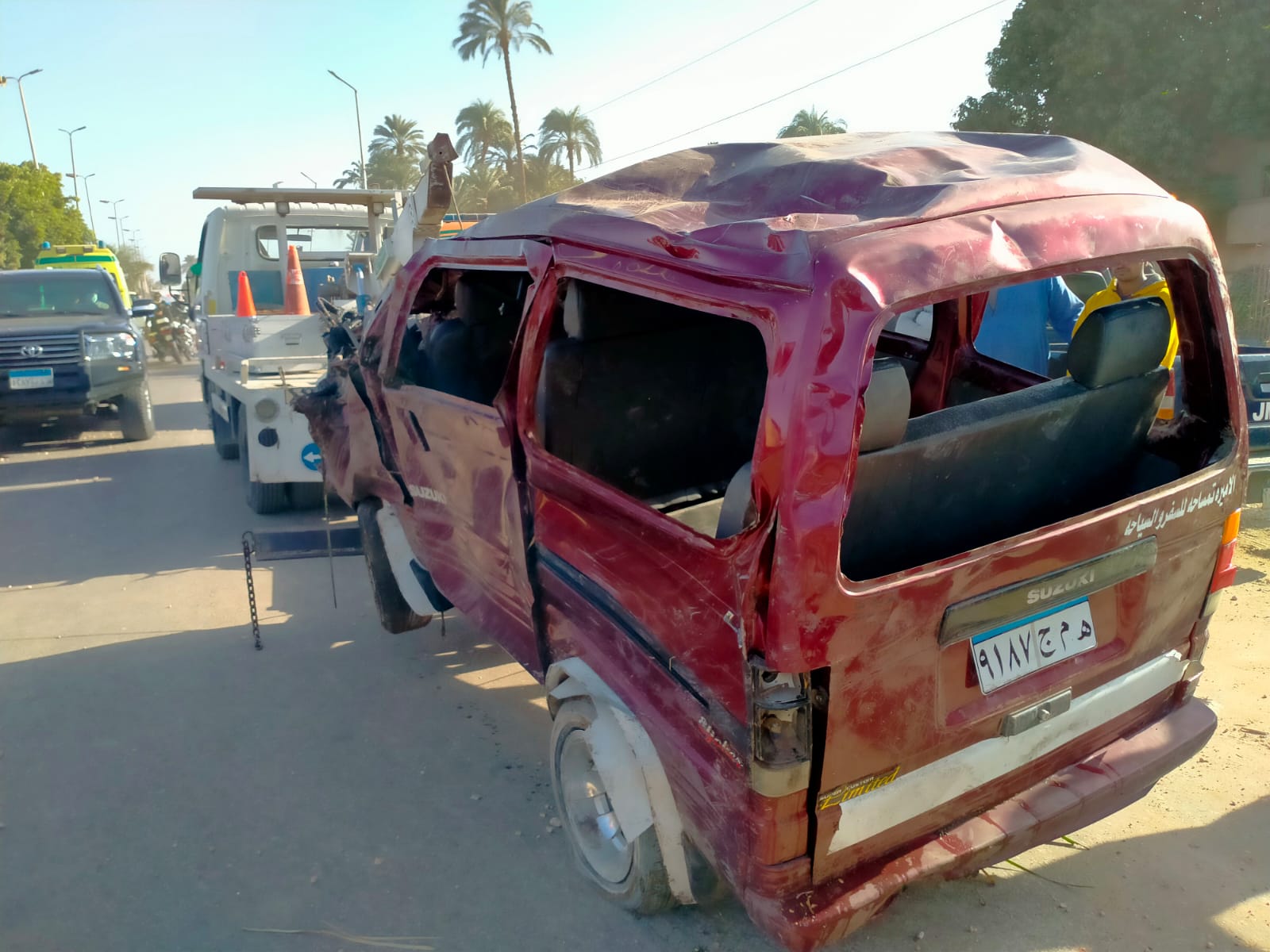 إصابة 6 تلاميذ فى حادث تصادم بين سيارتين بساقلته سوهاج  (3)