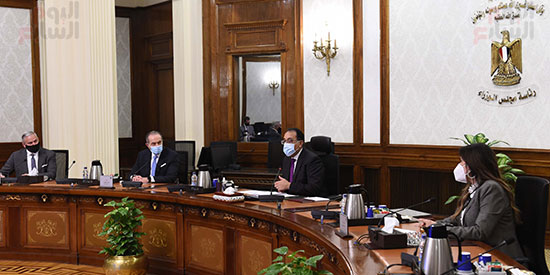 رئيس الوزراء يبحث مع جنرال موتورز ومجموعة منصور دعم توطين صناعة السيارات (5)