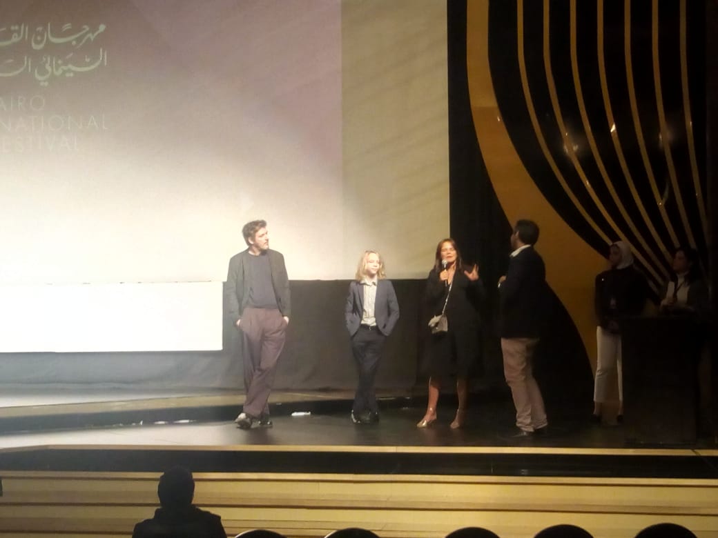 صمويل ثيس مخرج فيلم  رقيق فرنسا تضع قيود فى تعامل المدرسين مع الطلبة (2)