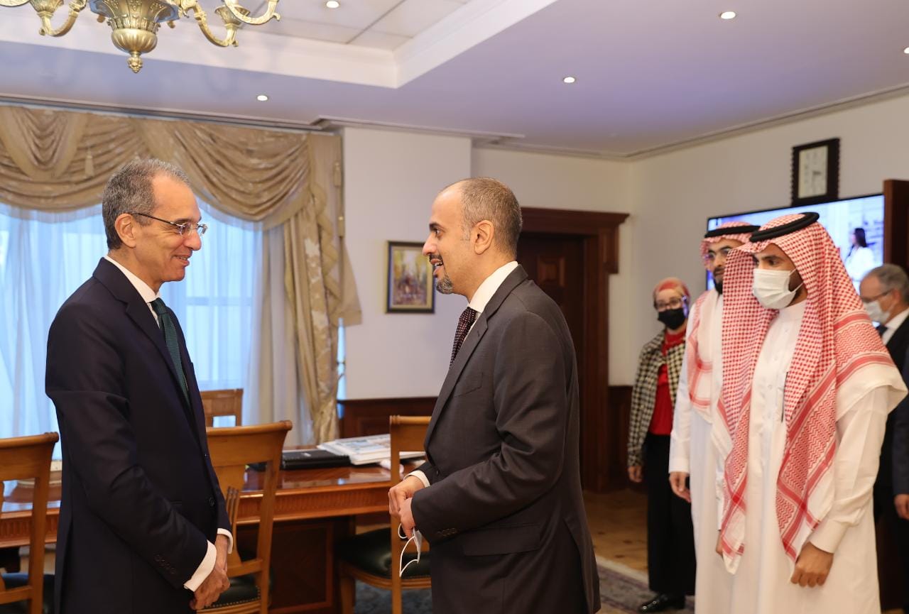 وزير الاتصالات المصري يستقبل وفد سعودي