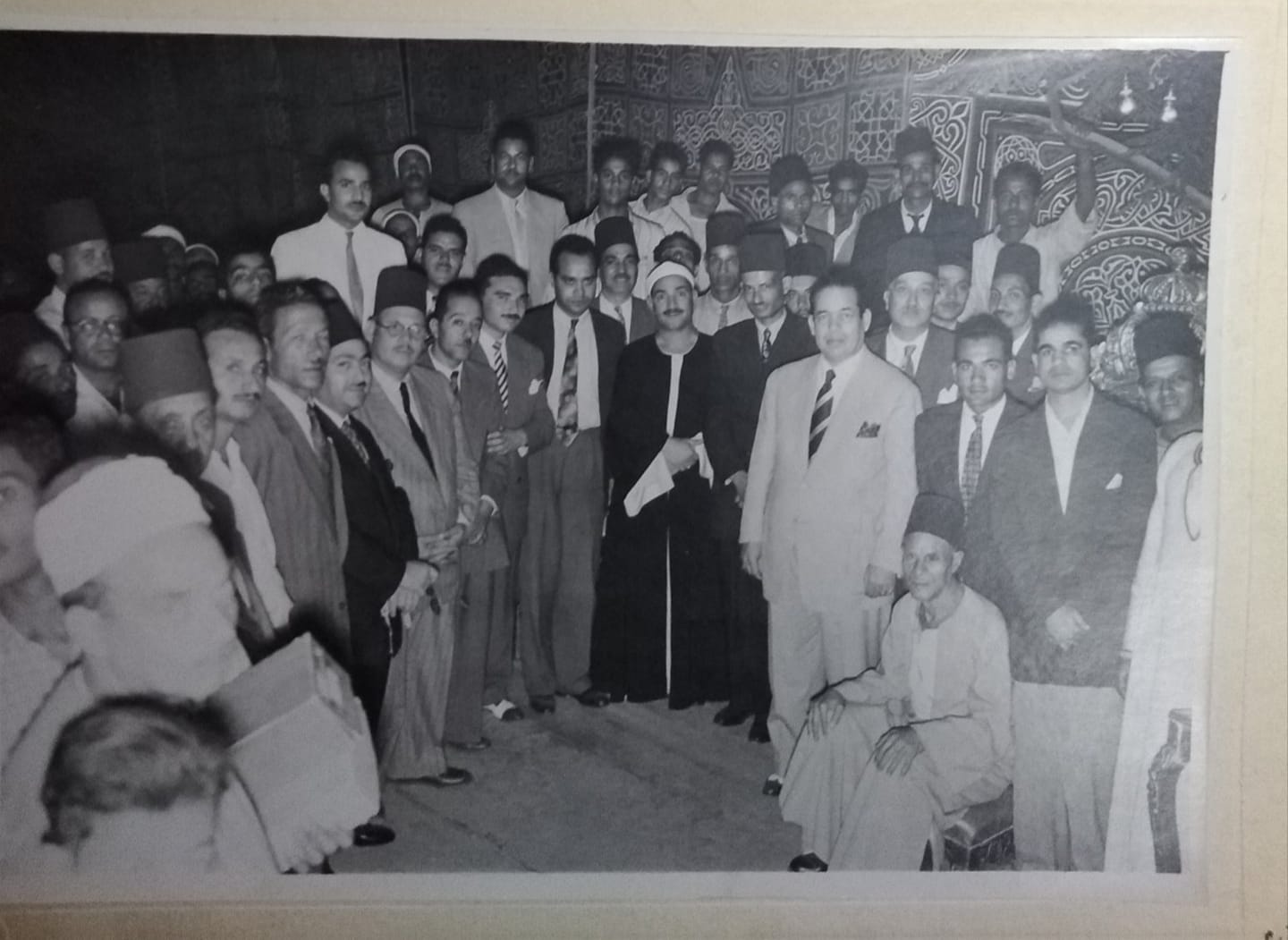 الشيخ طه الفشني في حفل أقامه موظفي وعمال مصنع السكر بأبو قرقاص يوم الخميس 4 أكتوبر عام 1951