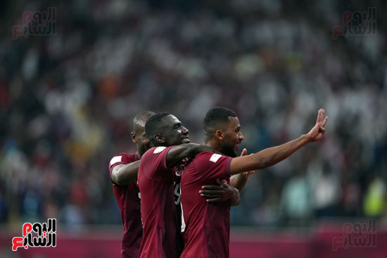 قطر والإمارات فى كأس العرب (25)