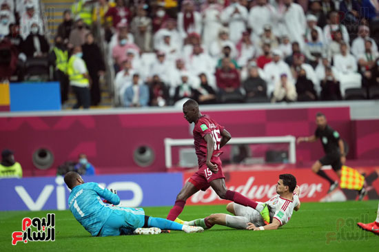قطر والإمارات فى كأس العرب (37)