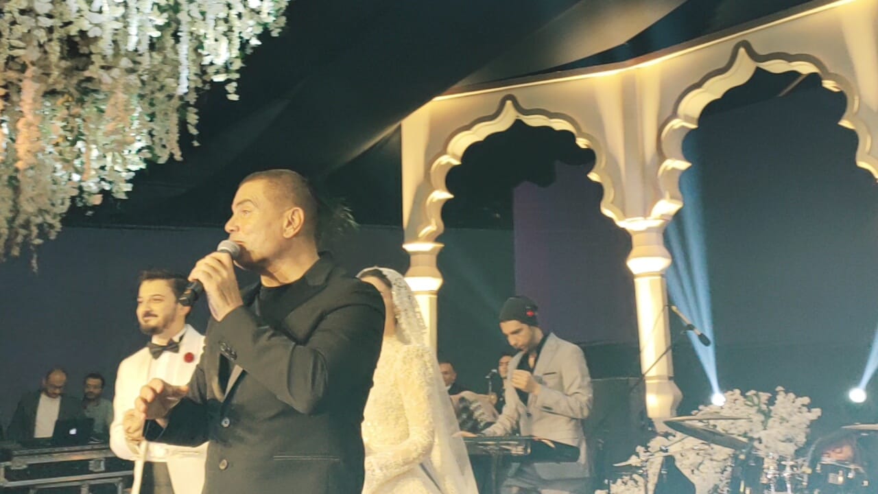 نيكول سابا ترقص على أغانى عمرو دياب (5)