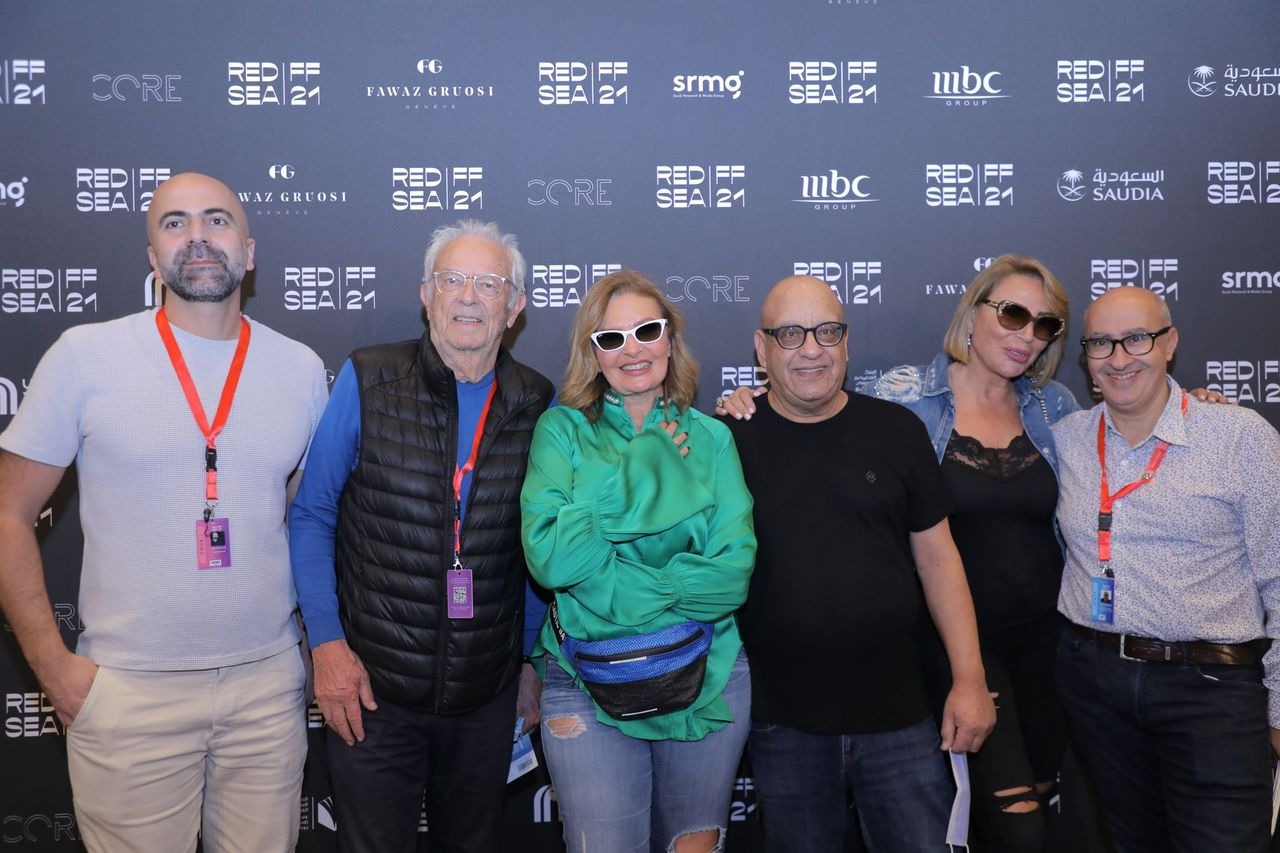 يسرا وخيري بشارة وإيناس الدغيدي ومدحت العدل في عرض فيلم حرب الفراولة بمهرجان البحر الأحمر (2)