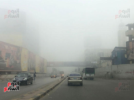 شبورة مائية تغطى صباح القاهرة وتحجب الرؤية  (11)