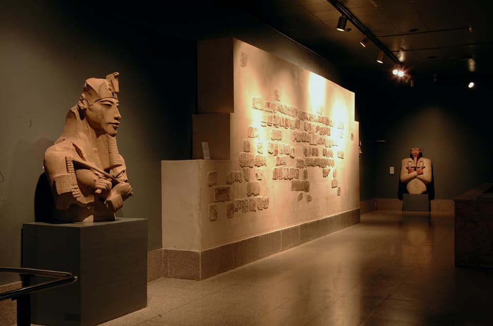 راس اخناتون داخل متحف الاقصر