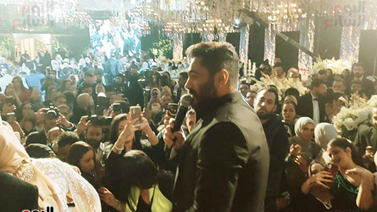 116025-تامر-حسنى-فى-حفل-ابن-شقيق-حميد-الشاعري--(3)